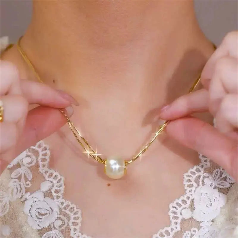 Celebrity style pearl enrolled necklace(gold plated)