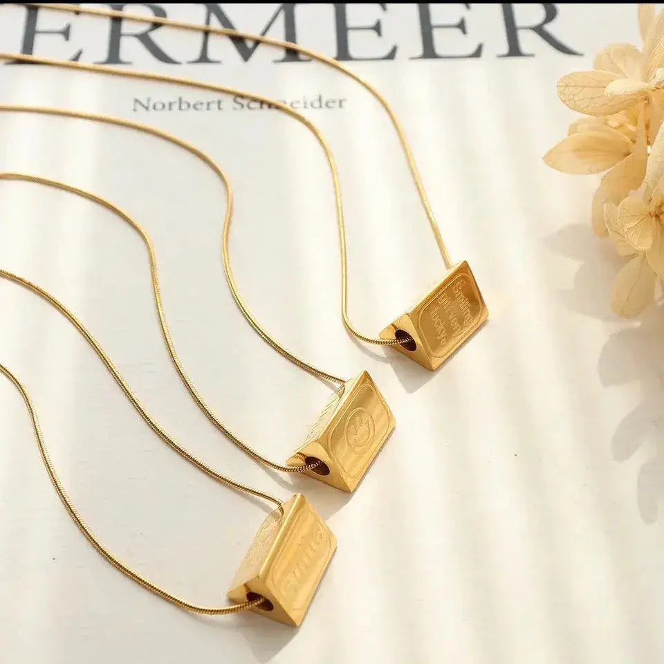 Smile necklace (24k gold plated)