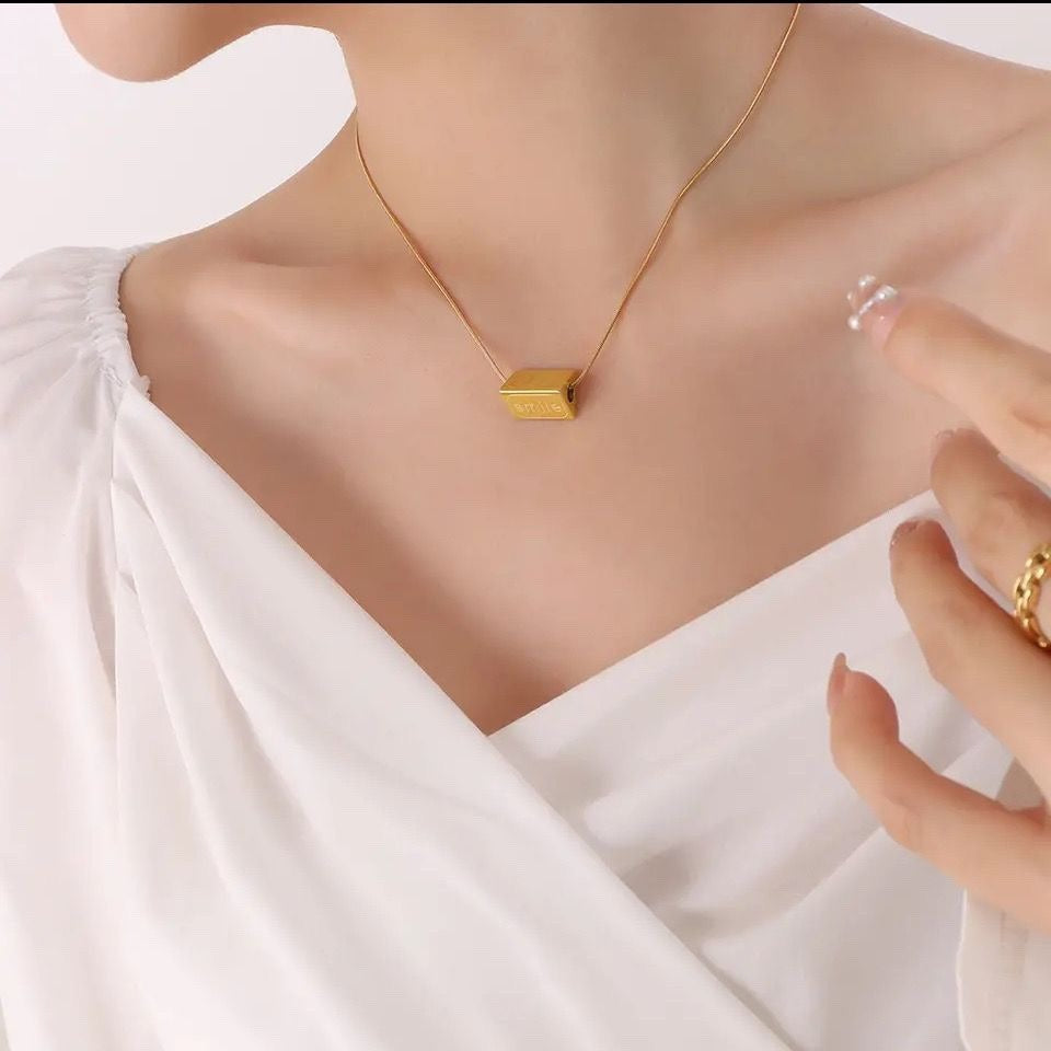 Smile necklace (24k gold plated)