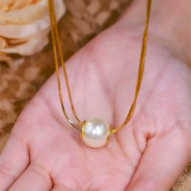 Celebrity style pearl enrolled necklace(gold plated)