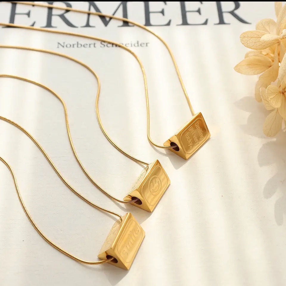 Smile necklace (24k gold plated)
